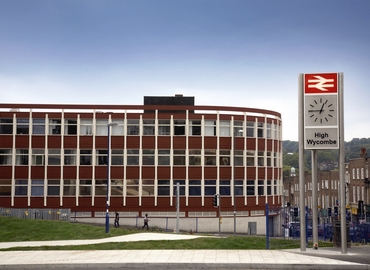 Business Centre in High Wycombe, Crendon Street, 90 m² - MatchOffice.co.uk