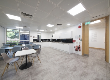 Business center Centurion House, London Road TW18 4AX Surrey