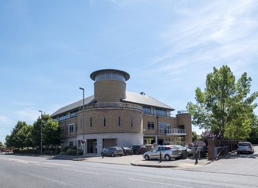 Business center Centurion House, London Road TW18 4AX Surrey