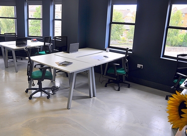 Business centre  in Cardiff, Wellington Street, 400 m² - MatchOffice.co.uk