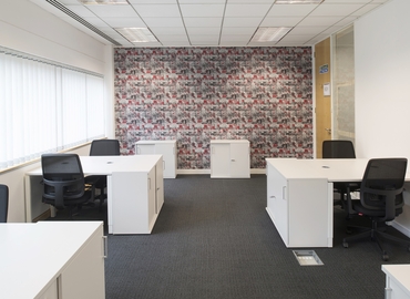  Business center  in Bristol, 2430 / 2440 The Quadrant, 70 m² - MatchOffice.co.uk