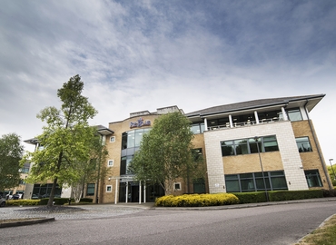  Business center  in Frimley, Quatro House, 70 m² - MatchOffice.co.uk