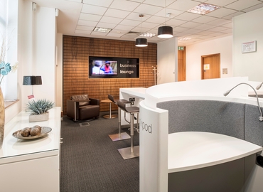 Business centre  in Frimley, Quatro House, 70 m² - MatchOffice.co.uk