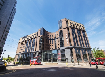 Business centre  in South London, 81-85 Station Road, 180 m² - MatchOffice.co.uk