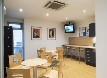 Business centre  in Edinburgh, Saint Andrew Square 9-10, 300 m² - MatchOffice.co.uk