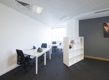  Business center  in Leeds City Centre, 2 Wellington Place, 28 m² - MatchOffice.co.uk