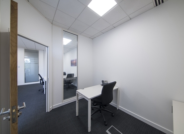 Business Centre in Manchester, Manchester Airport, 60 m² - MatchOffice.co.uk