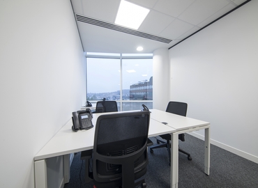 200 m² Business space in Somerset, High Street 62 (RH1 1SG) - 10 | MatchOffice.com