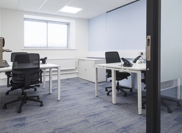 Business Centre in Wiltshire, Queen Street, 50 m² - MatchOffice.co.uk