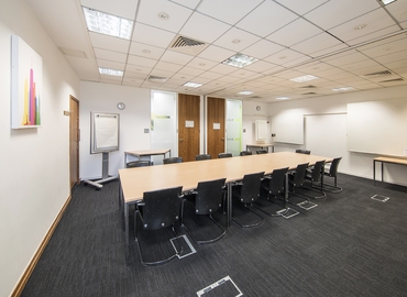 16 m² Business park in Swindon, Windmill Hill Business Park (SN5 6QR) - 4 | MatchOffice
