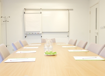  Business center  in Hampshire, Caxton Close, 65 m² - MatchOffice.co.uk
