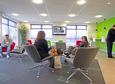 Business Centre in Crawley, Metcalf Way, 60 m² - MatchOffice.co.uk