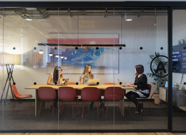 100 m² Serviced office in West London, Shepherds Bush Road (W6 7PB) - 2 | MatchOffice.com