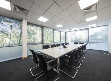 Business centre  in Milton Keynes, Fairbourne Drive, 10 m² - MatchOffice.co.uk