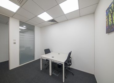 Business centre  in Milton Keynes, Fairbourne Drive, 10 m² - MatchOffice.co.uk
