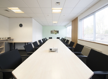  Meeting room hire in Exeter, 1 Emperor Way, 20 m² - MatchOffice.co.uk