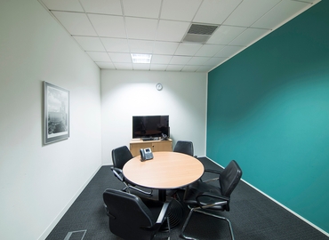 Meeting room in Slough, 268 Bath Road, 30 m² - MatchOffice.co.uk