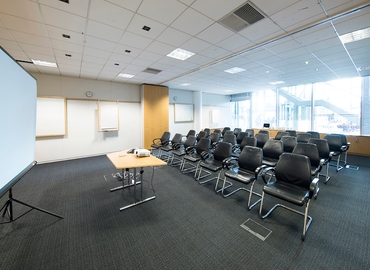 Meeting room in Slough, 268 Bath Road, 30 m² - MatchOffice.co.uk