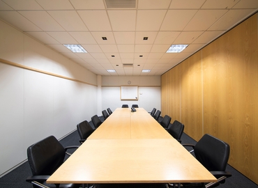 Meeting room in Slough, 268 Bath Road, 30 m² - MatchOffice.co.uk