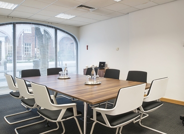 21 m² Convention center in Windsor, 59-60 Thames Street (SL4 1TX) - 0 | MatchOffice