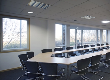 100 m² Conference hall in City of London, Bath Road 450 (UB7 0EB) - 0 | MatchOffice.com