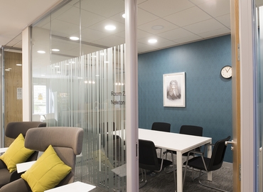 Meeting room in Oxford, Robert Robinson Avenue, 50 m² - MatchOffice.co.uk
