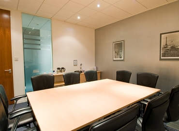 50 m² Conference hall in West Sussex, South Terminal Arrivals (RH6 0NP) - 3 | MatchOffice