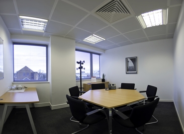 70 m² Conference center in West Sussex, Station Way (RH10 1JH) - 8 | MatchOffice.com