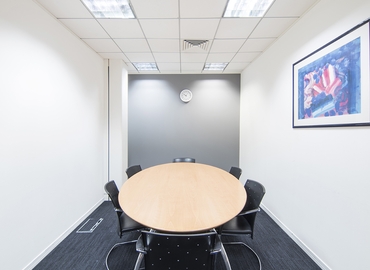  Meeting room hire in Swindon, Windmill Hill Business Park, 16 m² - MatchOffice.co.uk