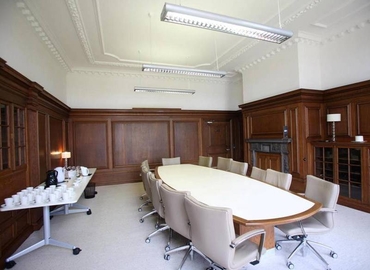Rent a 40 m² Conference hall in Knutsford, Booths Park (WA16 8QZ) - 2 | MatchOffice