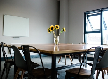 Meeting room hire in Cardiff, Wellington Street, 40 m² - MatchOffice.co.uk