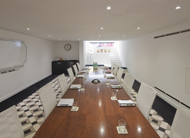Meeting room in The City of London, Brune Sreet, 120 m² - MatchOffice.co.uk