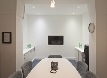  Meeting room hire in The City of London, Brune Sreet, 120 m² - MatchOffice.co.uk