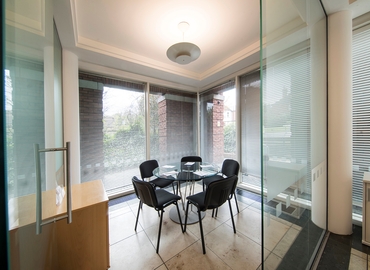  Meeting room for rent in Guildford, Farnham Road 1, 35 m² - MatchOffice.co.uk