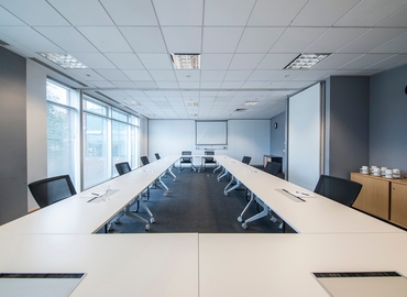 Meeting room in Guildford, Farnham Road 1, 35 m² - MatchOffice.co.uk