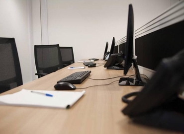 Business Centre in Leeds City Centre, Park Square West, 50 mยฒ - MatchOffice.co.uk