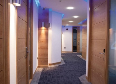 Business Centre in Leeds City Centre, Park Square West, 50 m² - MatchOffice.co.uk
