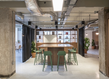  Meeting room hire in Manchester, Oxford Street, 35 m² - MatchOffice.co.uk