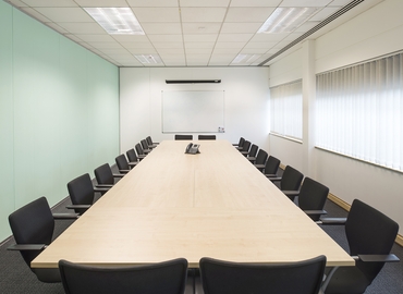  Coworking space in Bristol, 2430 / 2440 The Quadrant, 50 m² - MatchOffice.co.uk