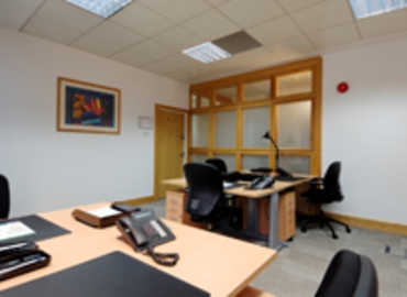  Work space in The City of London, 33 Throgmorton Street, 18 m² - MatchOffice.co.uk