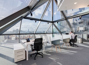  Coworking space in The City of London, 3 Minster Court, 250 m² - MatchOffice.co.uk