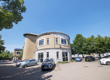 Coworking Centurion House, London Road TW18 4AX Surrey