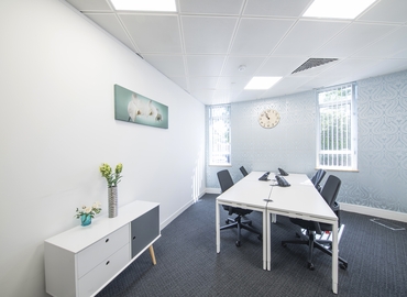 Coworking Centurion House, London Road TW18 4AX Surrey