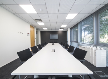 Coworking Fairbourne Drive, Atterbury Lakes MK10 9RG Milton Keynes