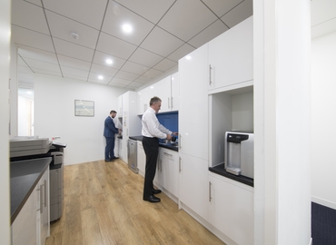 Coworking Fairbourne Drive, Atterbury Lakes MK10 9RG Milton Keynes