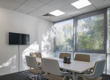 Coworking Fairbourne Drive, Atterbury Lakes MK10 9RG Milton Keynes