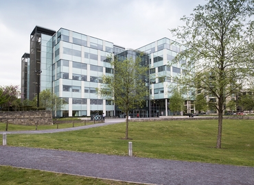 100 m² Co-working  in City of London, First Central 200 (NW10 7FQ) - 1 | MatchOffice