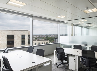 Coworking in West London, 2 Lakeside Drive, 100 m² - MatchOffice.co.uk