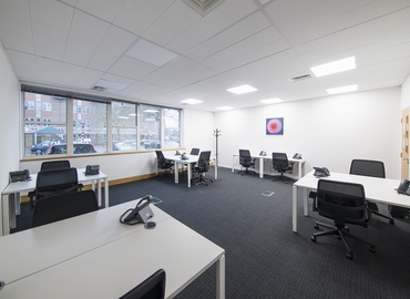  Work space in St Albans, Fountain Court, 25 m² - MatchOffice.co.uk