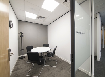 200 m² Co-working  in Somerset, High Street 62 (RH1 1SG) - 6 | MatchOffice.com